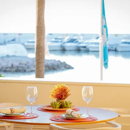 Banus - Front Apartment *